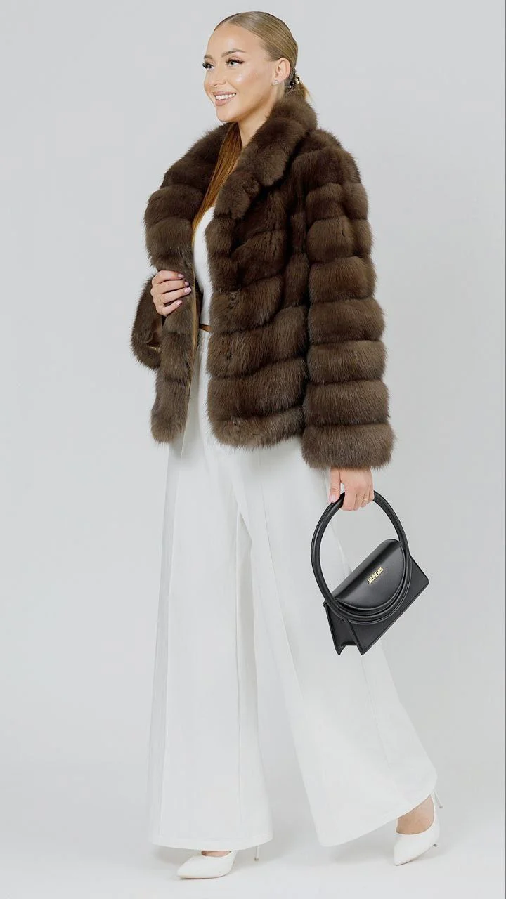 Жакет из меха куницы с английским воротником - фото №2