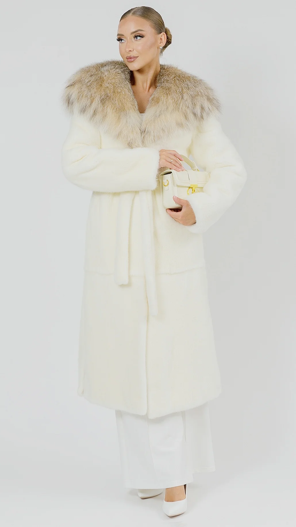 Френч из норки White с капюшоном из меха рыси