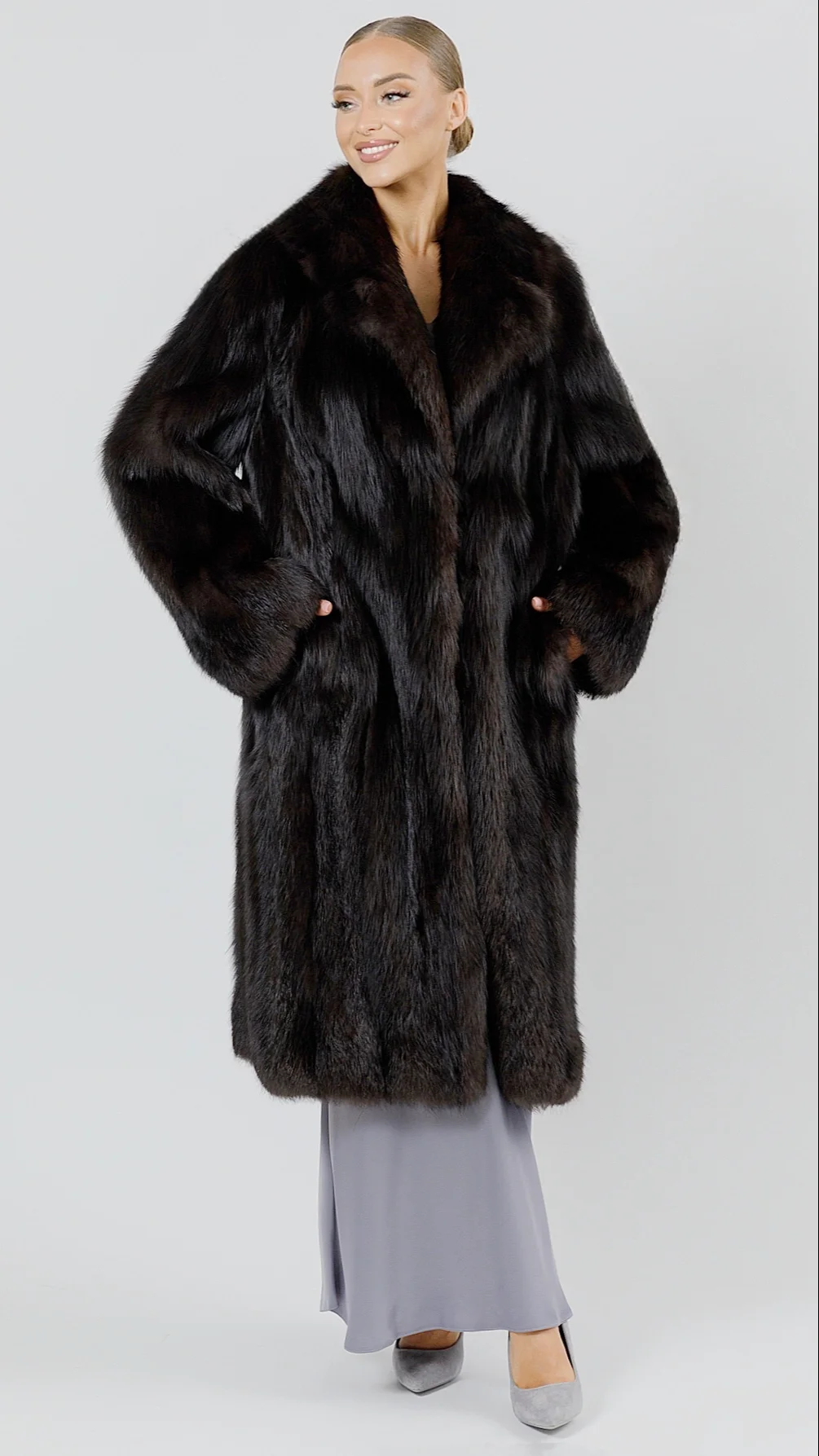 Шуба из меха канадской лисы под соболь