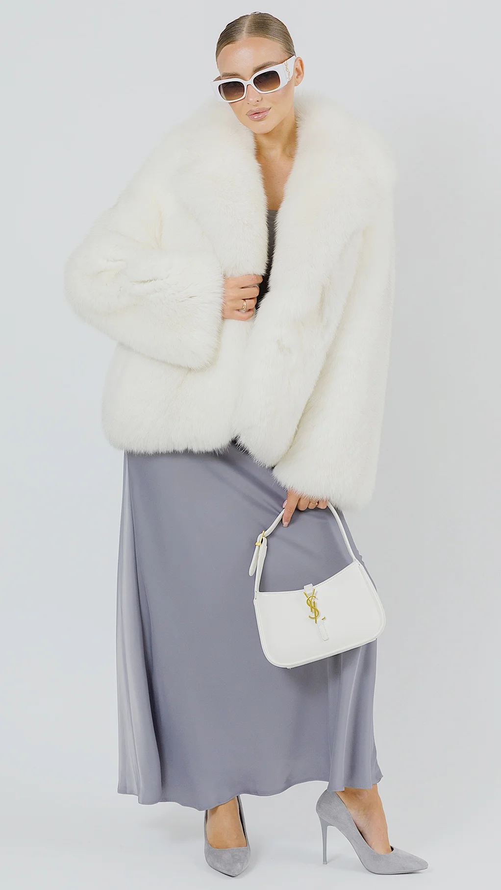 Полушубок из меха полярной лисы