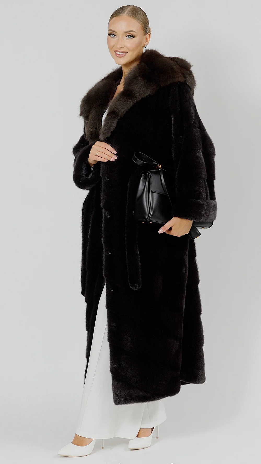Шуба Fashion art из норки Black с капюшоном из меха куницы