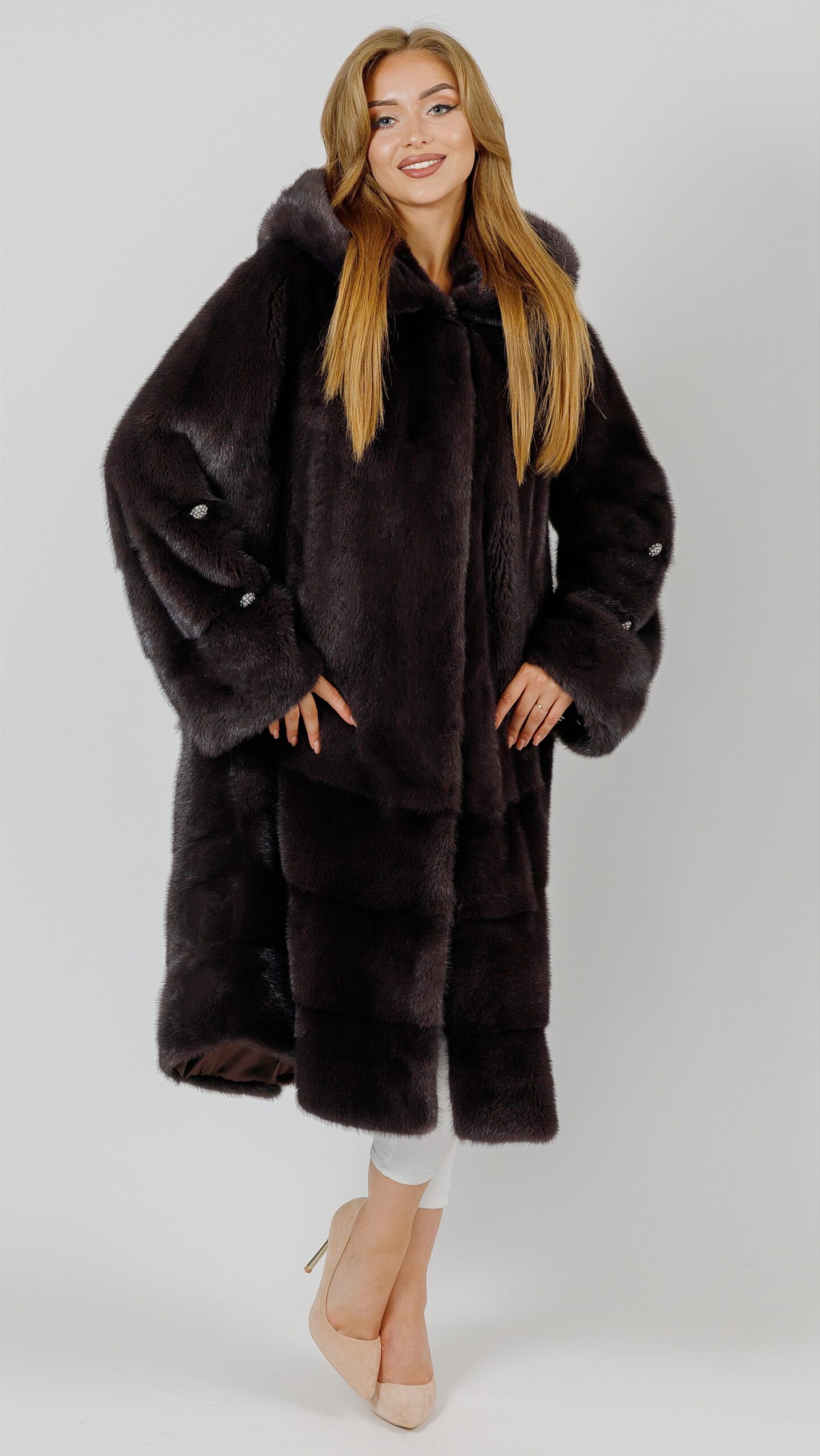 Шуба Lia maxi из меха норки Уголь с капюшоном