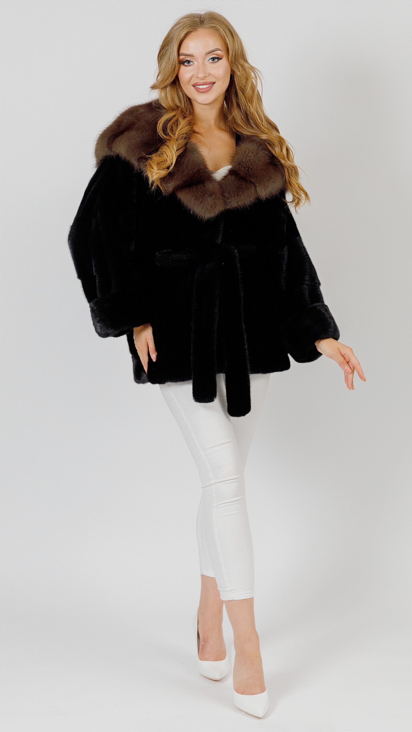 Кимоно из норки Black с капюшоном из меха куницы