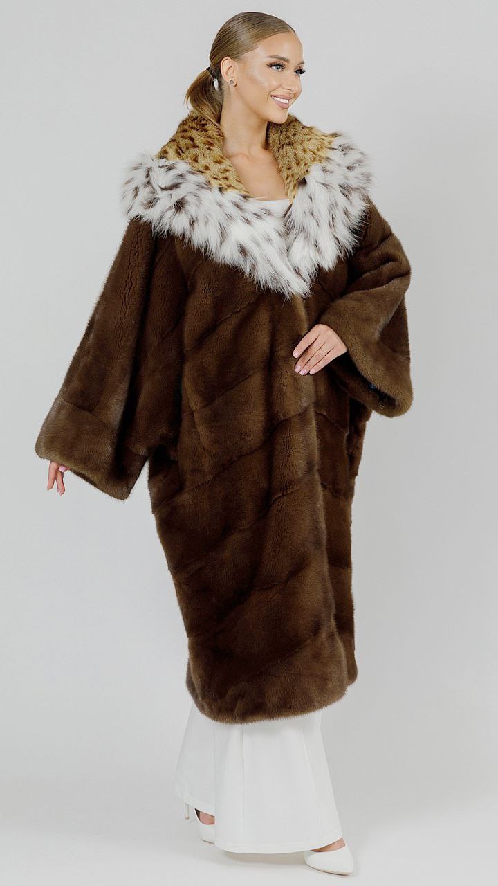 Шуба Merely fashion maxi из меха норки Chocolate с капюшоном из меха лисы - фото №2