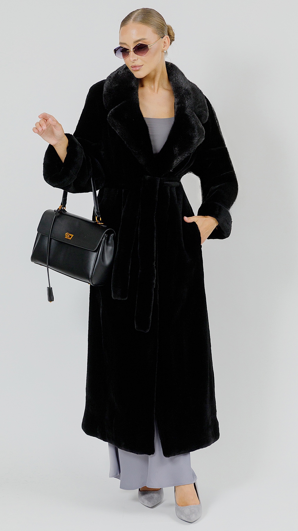 Френч maxi из меха норки Black с английским воротником