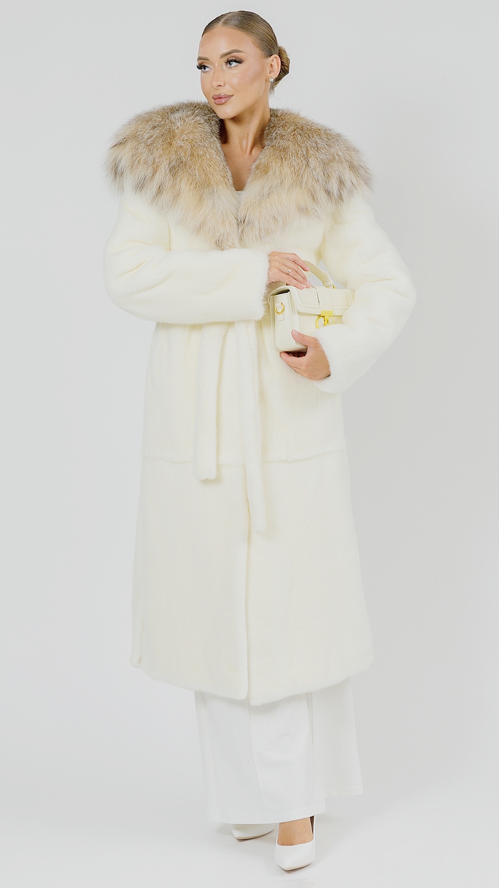 Френч из норки White с капюшоном из меха рыси